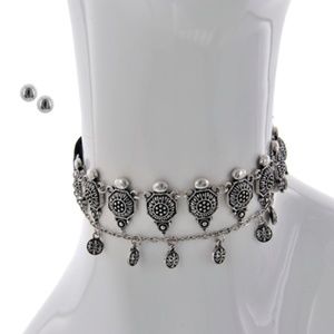 Antique Silver Tone / Black Leatherette / Lead Com